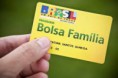Aécio quer que Bolsa Família vire lei